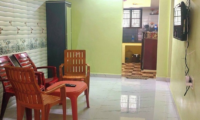 Tiruchendur House | Charming 2-bedroom house within 2km of temple with WiFi, AC and parking facility