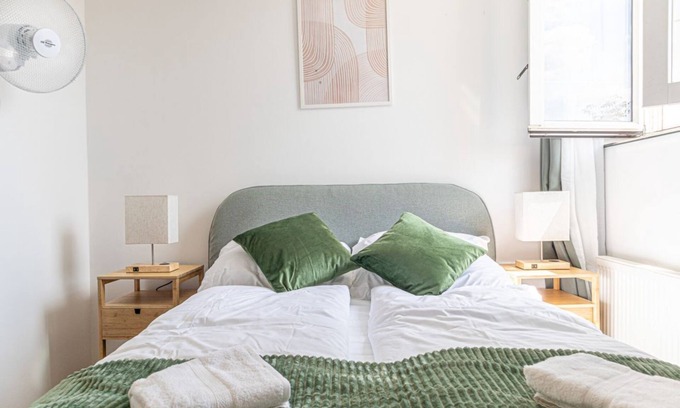 Vienna Apartment | Charming 2BR+1LR Apt. Modern Design @Donaustadt