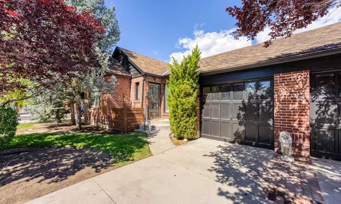 Old Southwest House | Charming 2BR in Old Southwest Reno