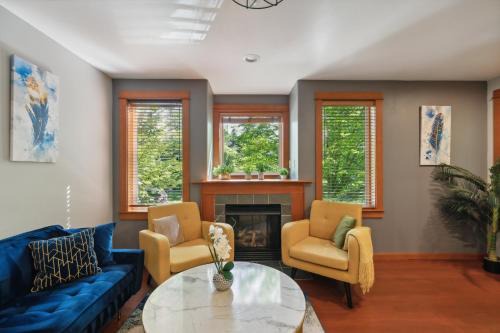 Green Lake Apartment | Charming 2BR Townhouse near Green Lake