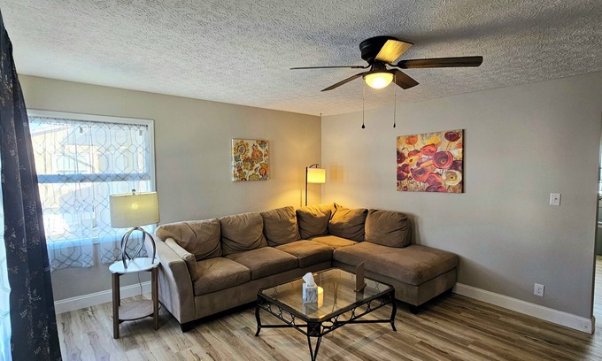 Brownsburg House | Charming 3-Bdrm Home in Brownsburg with Game Room, Yard & Fast WiFi DOG friendly