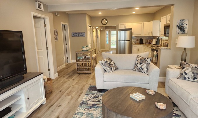 Historic District House | Charming 3-bedroom house in New Smyrna Beach with WiFi, AC and all amenities.