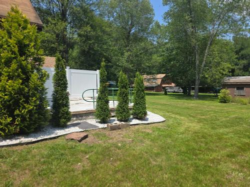 Bloomfield House | Charming 3 bedroom 2 bath home in Bloomfield with wishing well