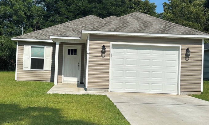 Crestview House | Charming 3-bedroom 2-bath new build in the heart of crestview