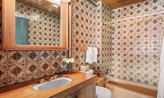 Aspen House | Charming 3-bedroom, 3-bath mountain residence escape just 10 min. from Aspen.