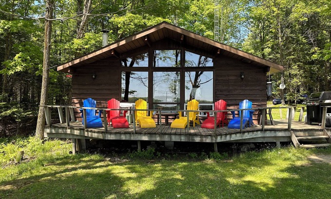 Magnetawan Cottage | Charming 3-bedroom Island View Cottage in pleasant Magnetawan with WiFi, AC