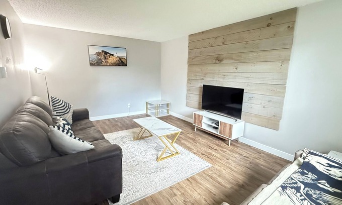 Thunder Bay Condo | Charming 3-bedroom condo with WiFi and AC in lovely Thunder Bay