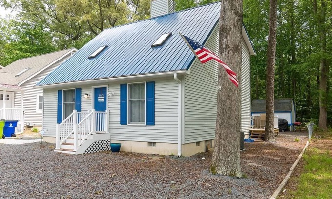 Rehoboth Beach Cottage | Charming 3-bedroom cottage with WiFi, AC in beautiful Lewes
