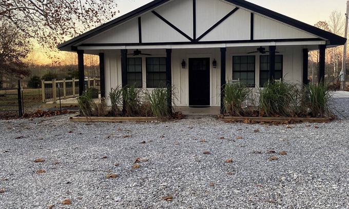 Powell Other | Charming 3-bedroom farmhouse with WiFi, AC and heating in wonderful Washburn