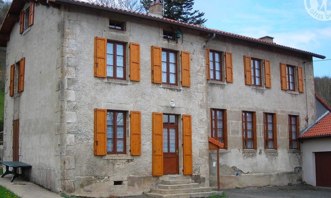 La Chambonie Cottage | Charming 3-Bedroom Cottage with Garden, Pet-Friendly, Near Hiking Trails and Nordic Area