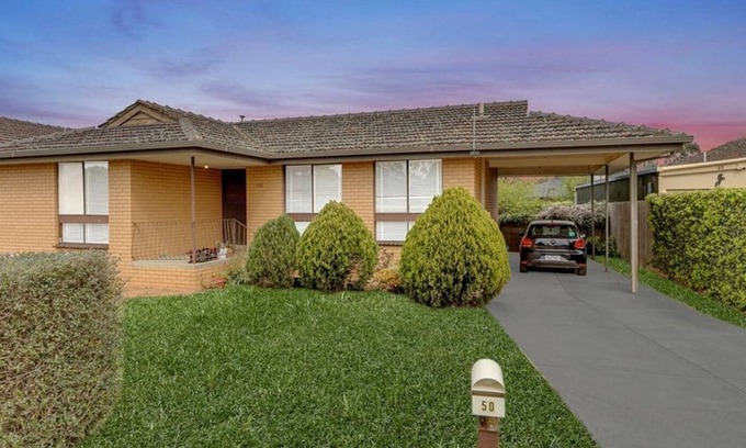 Werribee South House | Charming 3-Bedroom Holiday Home Near Tourist Attractions