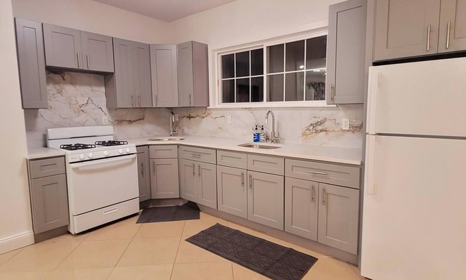 Flatbush House | Charming 3-bedroom house with AC and WiFi in Brooklyn