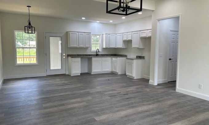 Arthur House | Charming 3-bedroom house with WiFi and AC in fabulous Tazewell