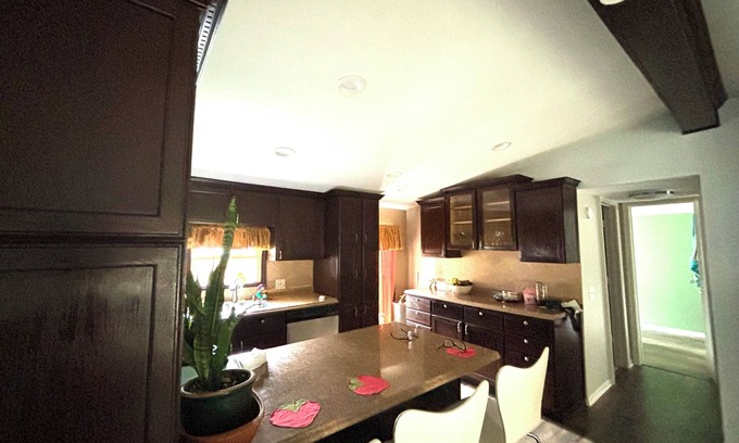 Hammond House | Charming 3-bedroom house rooms in nice Hammond with WiFi,