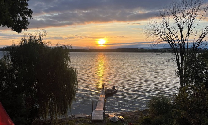 Crown Point House | Charming 3-bedroom house in Crown Point with WiFi and AC