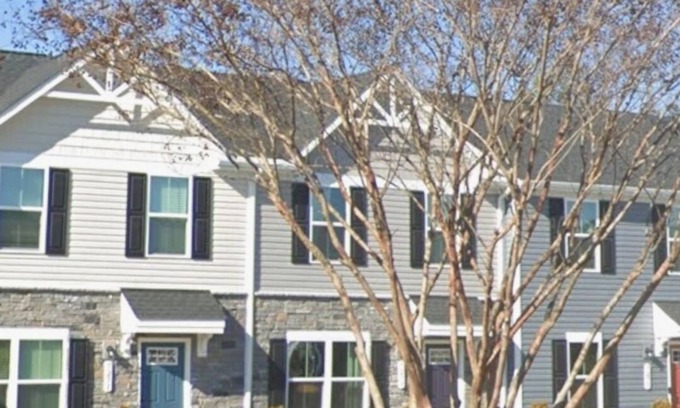 Ruther Glen House | Charming 3-bedroom 2.5 bath townhome with WiFi and AC in Ruther Glen