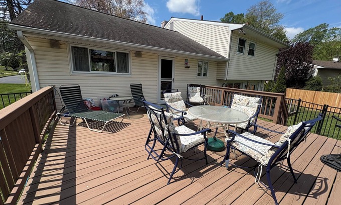 Willow Grove House | Charming 3-bedroom house in Pleasant Willow Grove with AC, WiFi