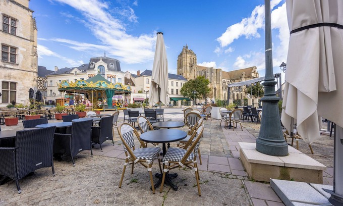 Dreux House | Charming 3-star hotel in the heart of the city but in a quiet location!