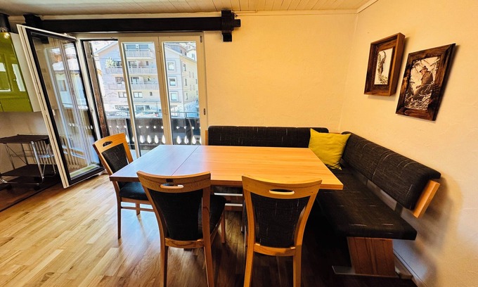 Klosters-Serneus Apartment | Charming 3½ room apartment centrally located in Klosters near Gotschnabahn