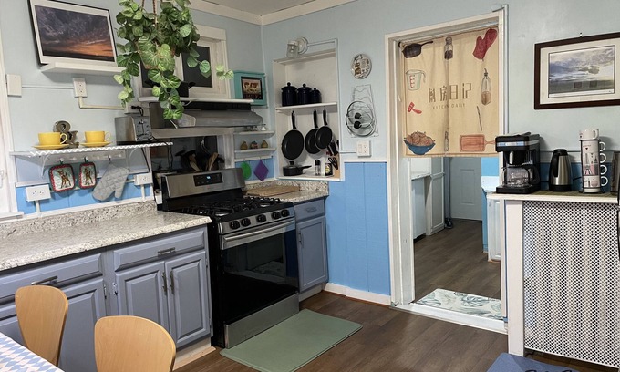 Hudson Apartment | Charming 3B2B apartment with In-Unit laundry in the center of marvelous Hudson