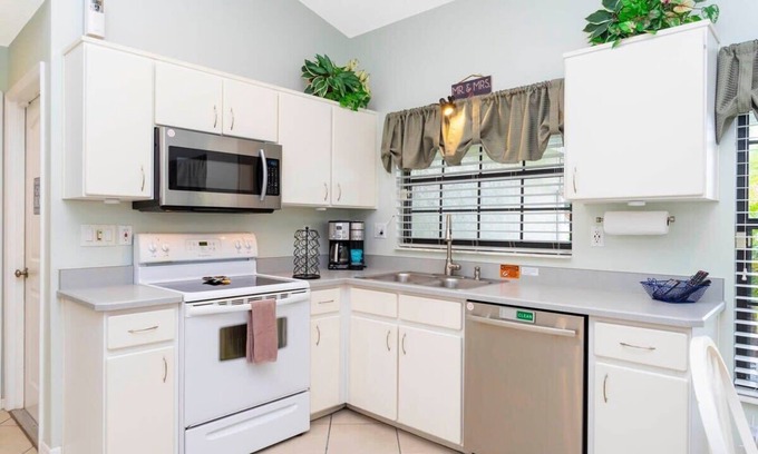 Indian Ridge House | Charming 3Bd w/Pool Close to Disney @ 7826 Indian Ridge