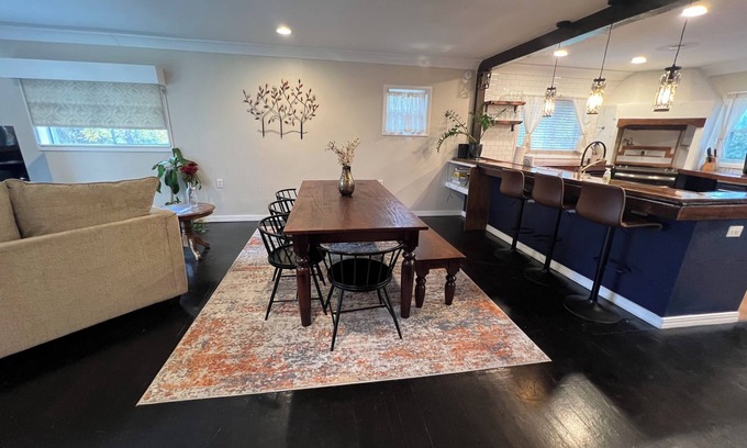 Cross Keys House | Charming 3bed-2bath home near JMU, RMH, downtown, and Massanutten ski resort