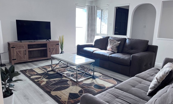 Rio Rancho House | Charming 3bedroom house in Rio Rancho with WiFi, AC, garage and fenced backyard