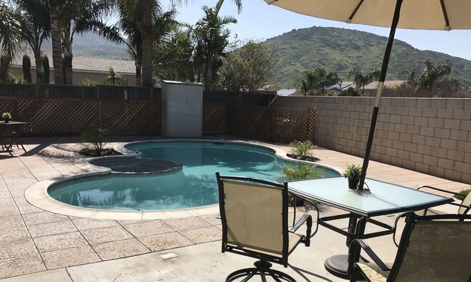 Southridge Village House | CHARMING 3BR/2BA HOME POOL, HOT TUB, AND MOUNTAIN VIEW