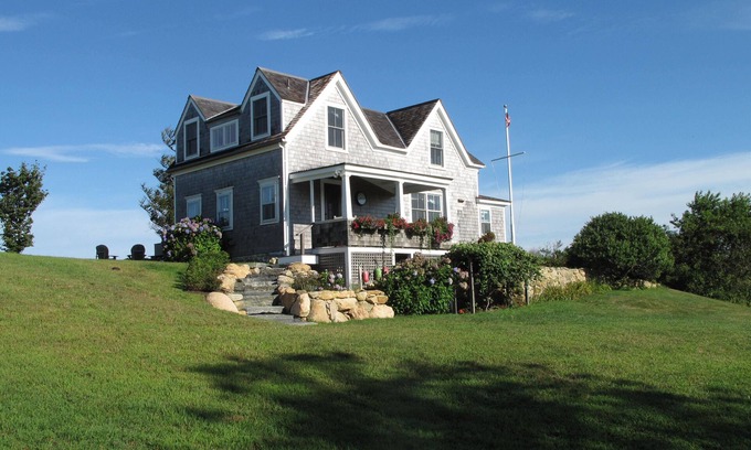 Block Island Cottage | Charming 3BR Cottage Perched above the Sea Offers Spectacular Ocean Sunsets