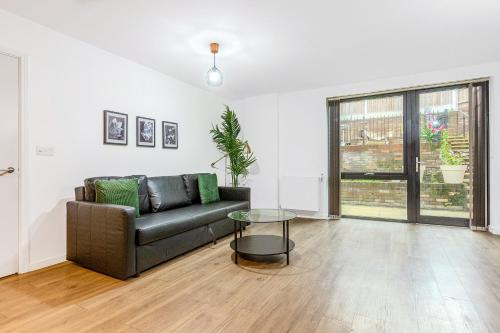 Sudbury Apartment | Charming 3BR Duplex in Wembley, 5 Minutes to Tube