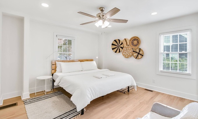 Buford Highway House | Charming 3BR Retreat: Live Like a Local in Chamblee!