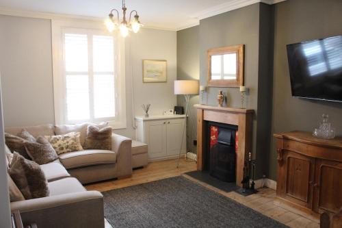 Llangollen House | Charming 4-Bed in Llangollen