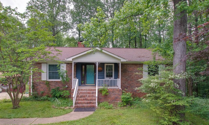 Normal House | Charming 4-bedroom house on the Flint River, WiFi in beautiful Huntsville, AL.