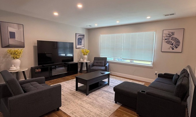 Neabsco House | Charming 4-bedroom house with WiFi and AC in Woodbridge
