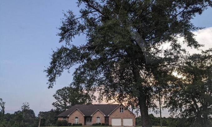 Decatur House | Charming 4-bedroom house with WiFi and AC in Decatur