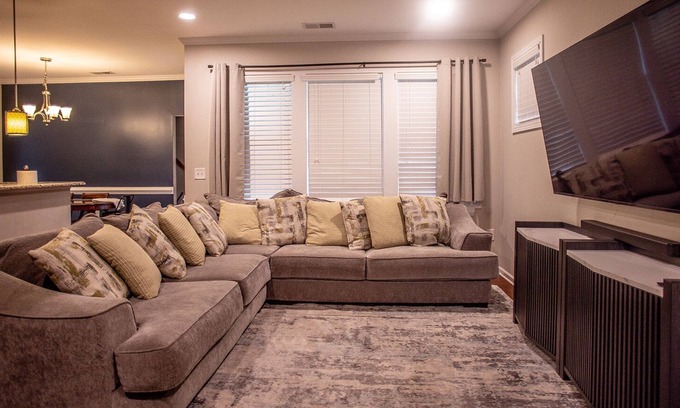 Clegg House | Charming 4-bedroom house in Morrisville 10 minutes from Airport