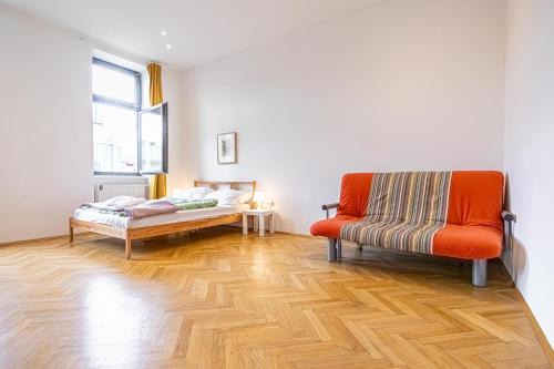 Brigittenau Apartment | Charming 4BR Apartment Near Dresdner Subway Station