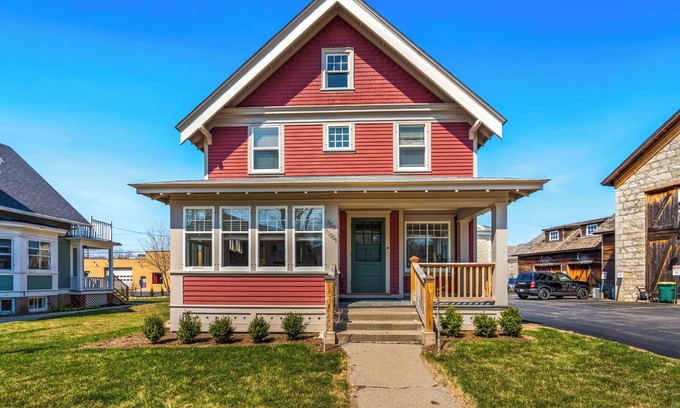 Cedarburg House | Charming 5-bedroom house in Cedarburg