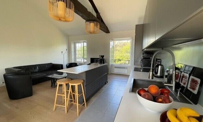 La Rochelle City Centre Apartment | Charming 80m² Near The Old Port!