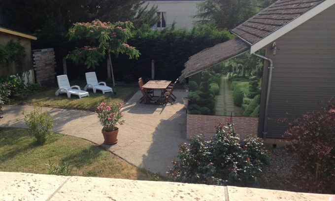 Meusnes Cottage | Charming Air-Conditioned Cottage with Garden, 10km from Beauval Zoo