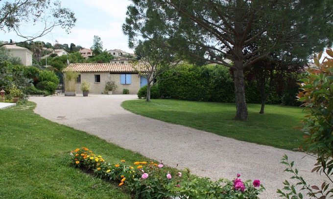 La Colle-sur-Loup House | Charming and quiet 60m2 outbuilding for 4 people