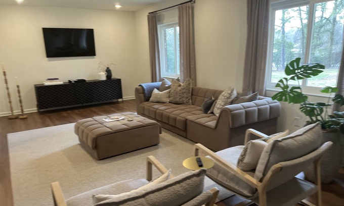 Palmetto House | Charming and private 3-bedroom house 5 minutes to Serenbe