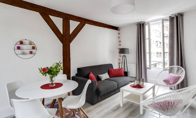 Fontainebleau Apartment | Charming apartment FONTAINEBLEAU SWEET HOME in the center of Fontainebleau