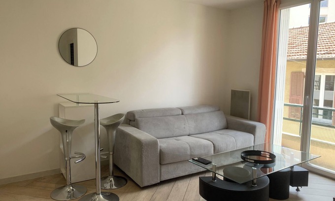 Fabron Apartment | Charming apartment 5 minutes from the beach