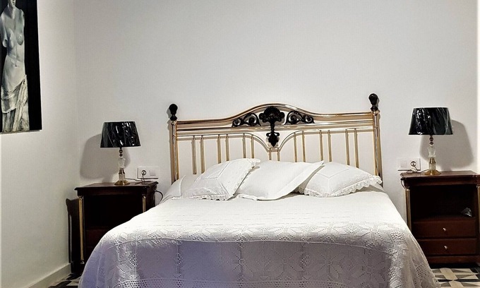 San Jorge Apartment | Charming apartment, in town, between sea and mountains. With spa area.