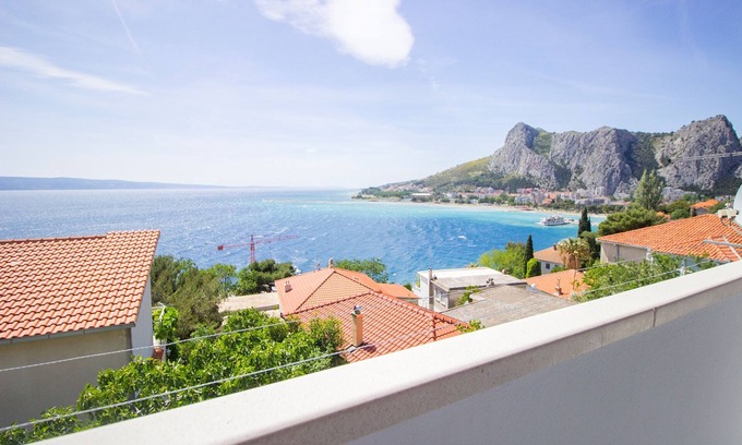 Borak Apartment | Charming apartment for 6-8 people, with sea views