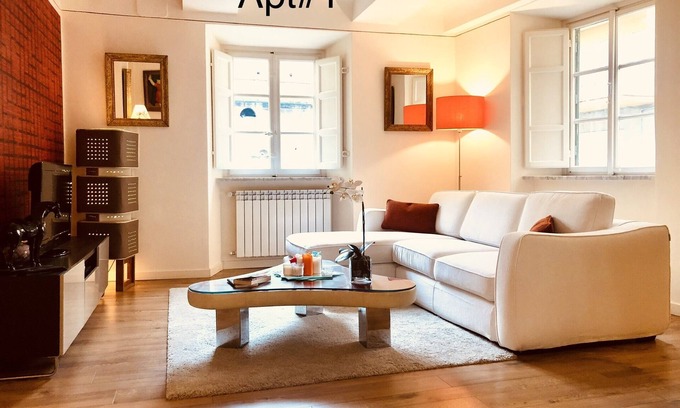 Lucca Historical Center Apartment | Charming apartment in Lucca historical center