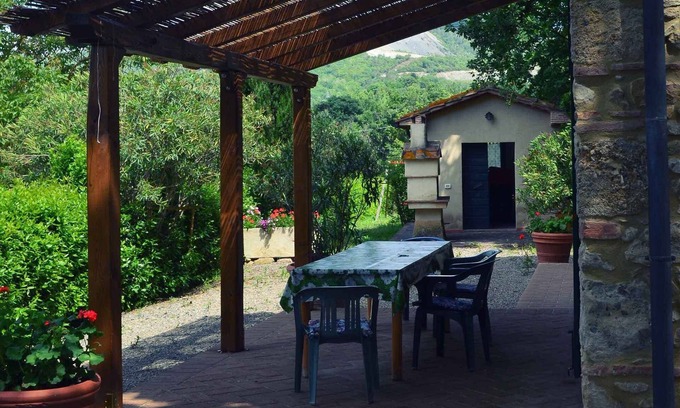 Montescudaio Condo | Charming apartment for 7 people in the countryside near the sea, wifi, washing machine