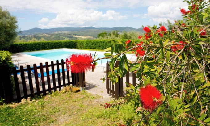 Montescudaio Apartment | Charming apartment for 4 people with pool, wifi, air conditioning