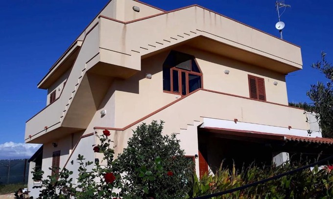 Contrada Fiori Sud Apartment | Charming apartment Menfi sea view